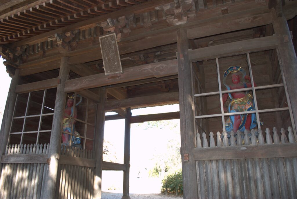 東漸寺山門仁王像