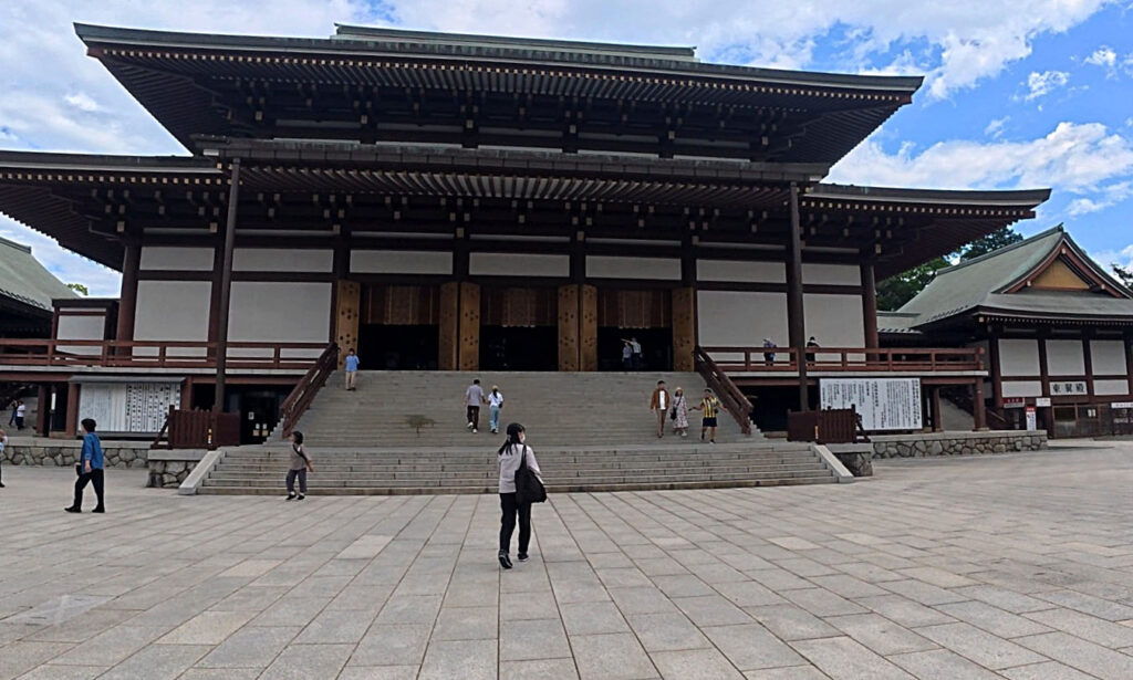 成田山新勝寺大本堂