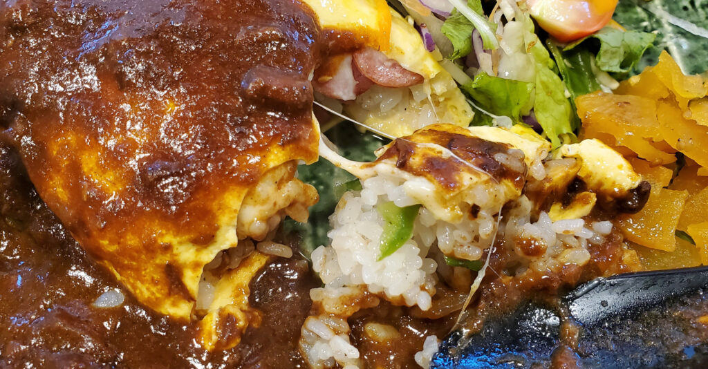 Kitchen Gonのオムカレー断面